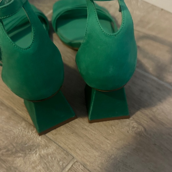 Gianni Bini Emerald Green Strappy Block Heel Sandals - Picture 6 of 8